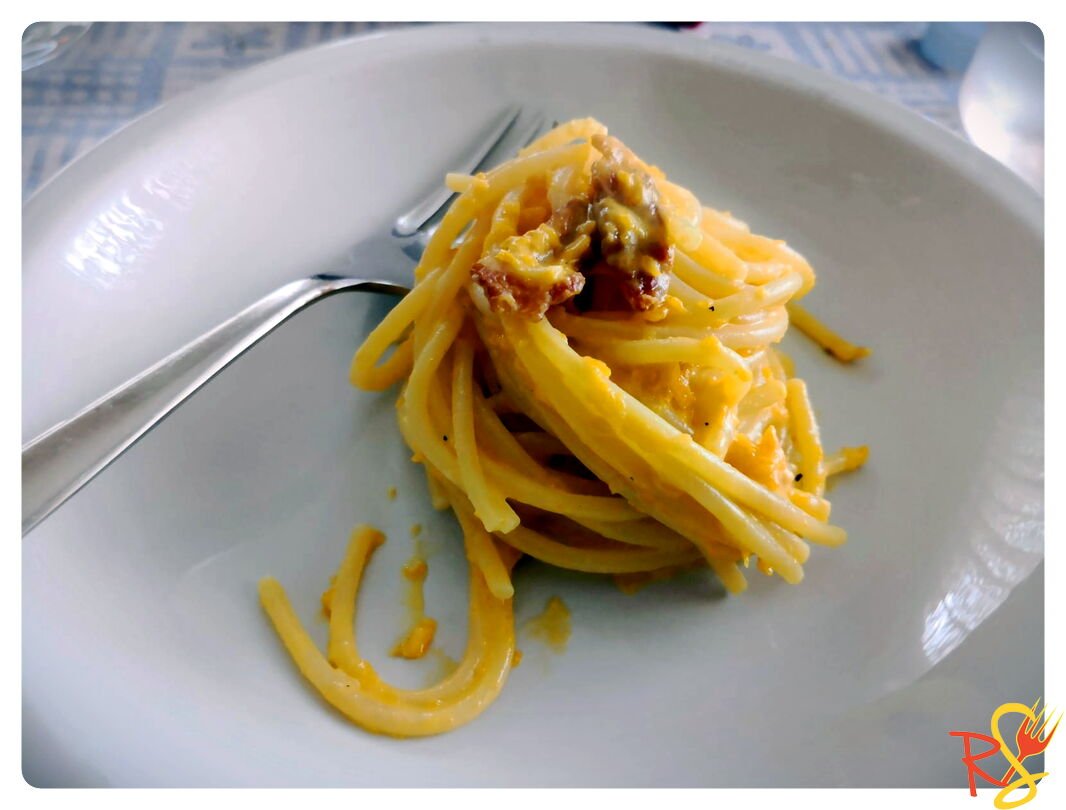 Cremosa de carbassa espagueti (Pasta) Salsa amb cruixent guanciale(cansalada)